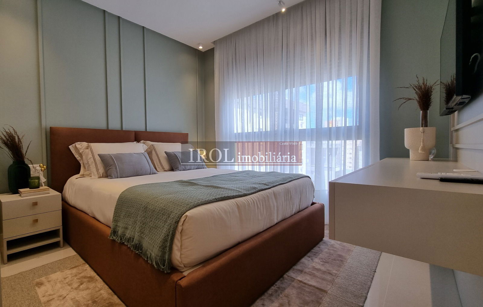 Apartamento à venda com 4 quartos, 182m² - Foto 1