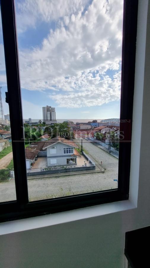 Apartamento à venda com 2 quartos, 76m² - Foto 7