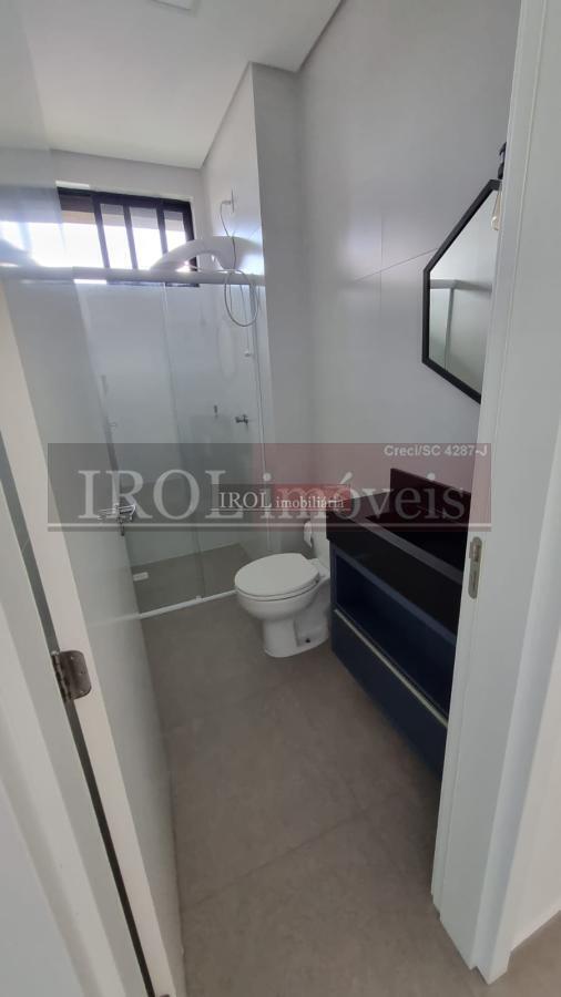 Apartamento à venda com 2 quartos, 76m² - Foto 4