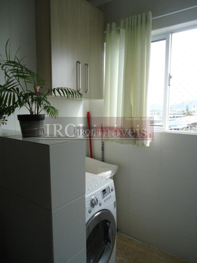 Apartamento à venda com 2 quartos, 62m² - Foto 3