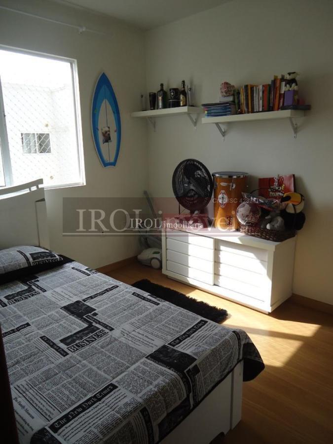 Apartamento à venda com 2 quartos, 62m² - Foto 11