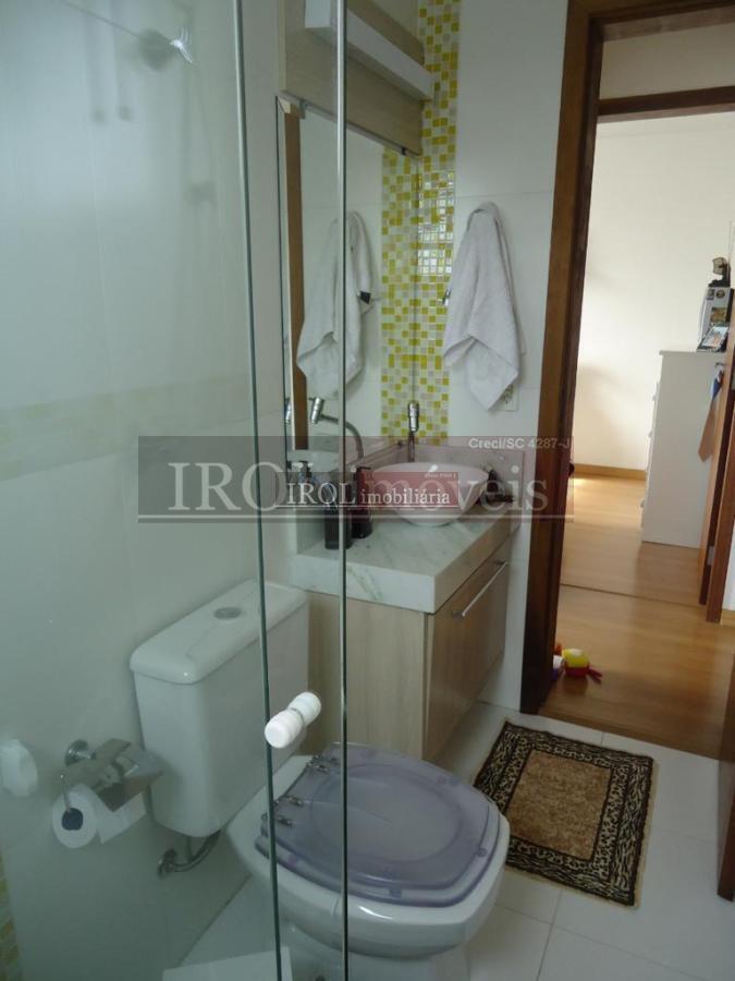 Apartamento à venda com 2 quartos, 62m² - Foto 6