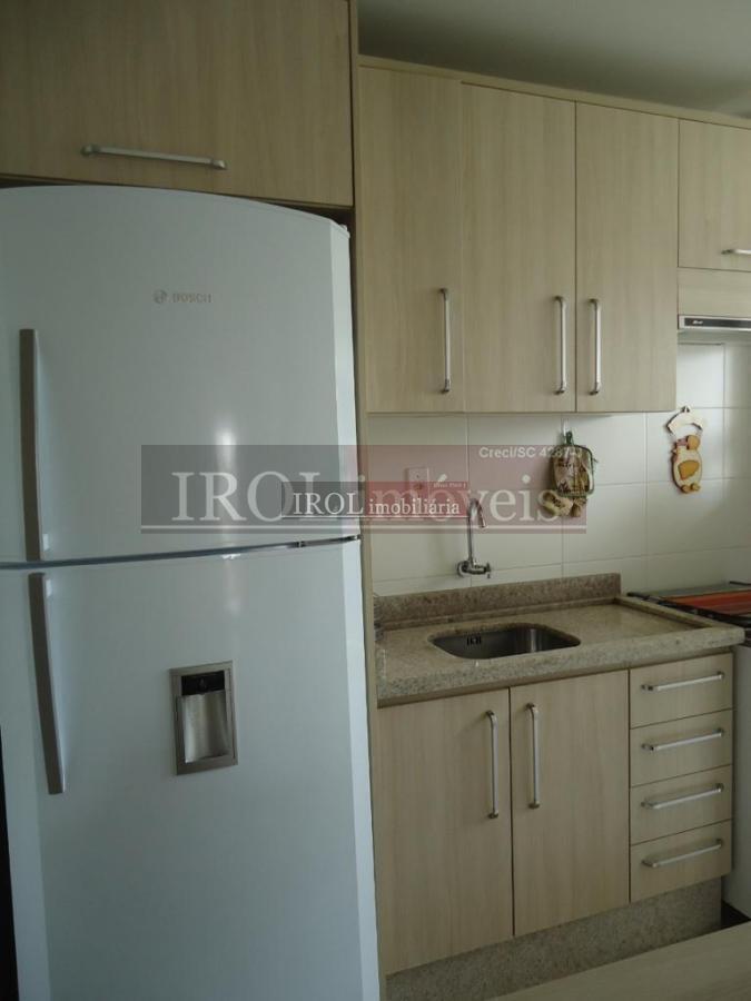 Apartamento à venda com 2 quartos, 62m² - Foto 17