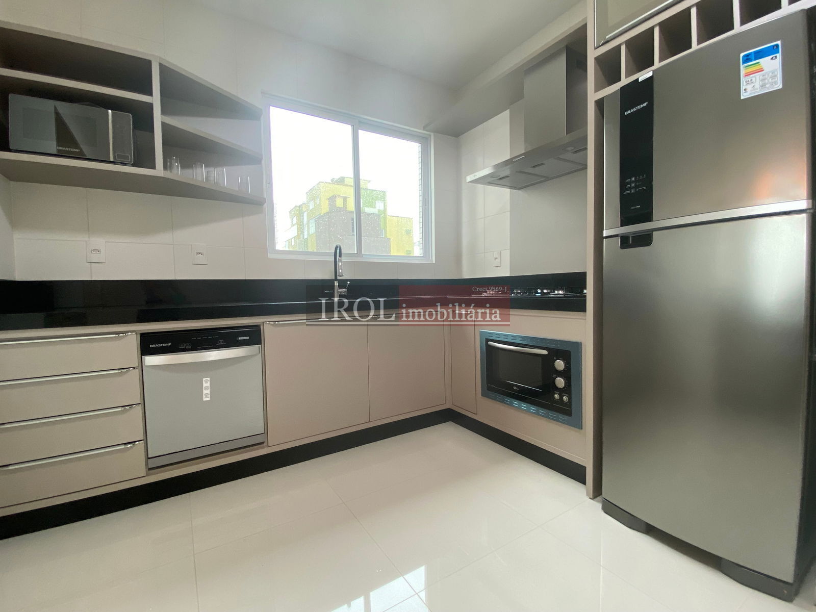 Apartamento à venda com 4 quartos, 156m² - Foto 8