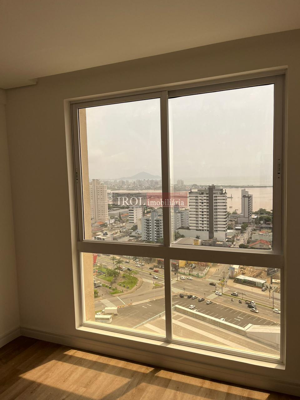 Apartamento à venda com 2 quartos, 90m² - Foto 2