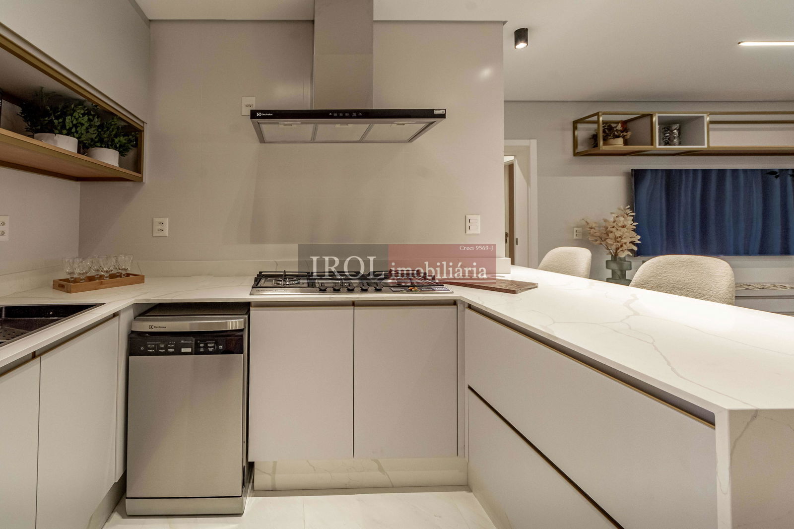 Apartamento à venda com 4 quartos, 137m² - Foto 18