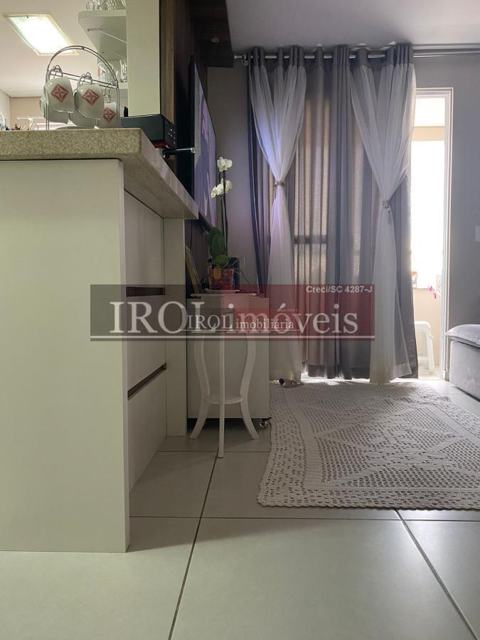 Apartamento à venda com 2 quartos, 74m² - Foto 10