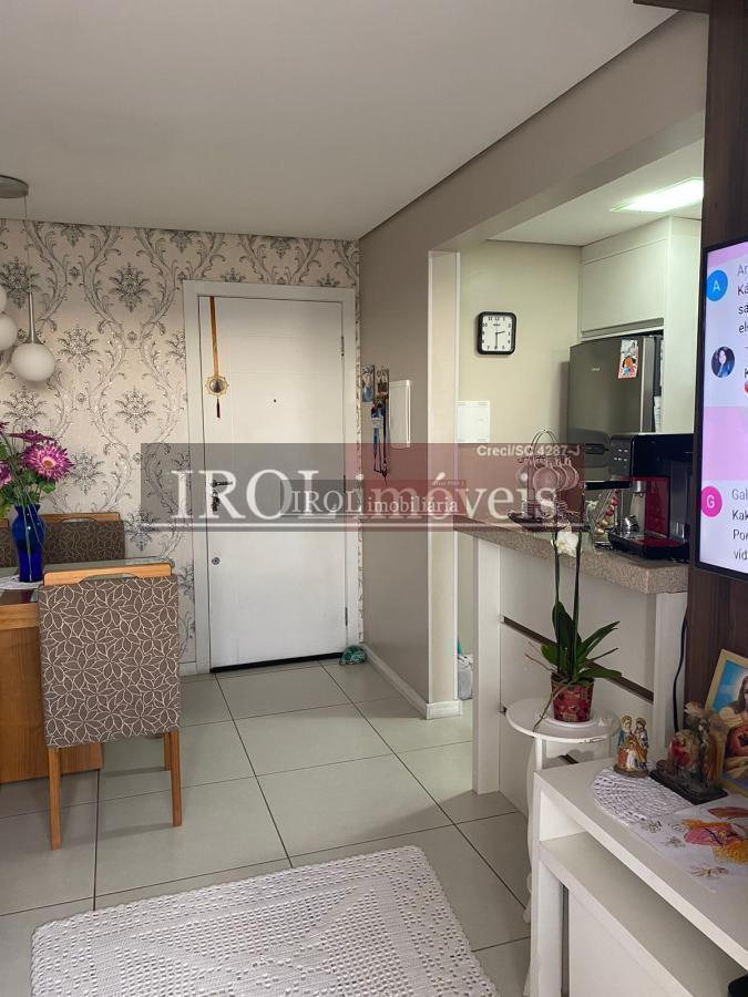 Apartamento à venda com 2 quartos, 74m² - Foto 4