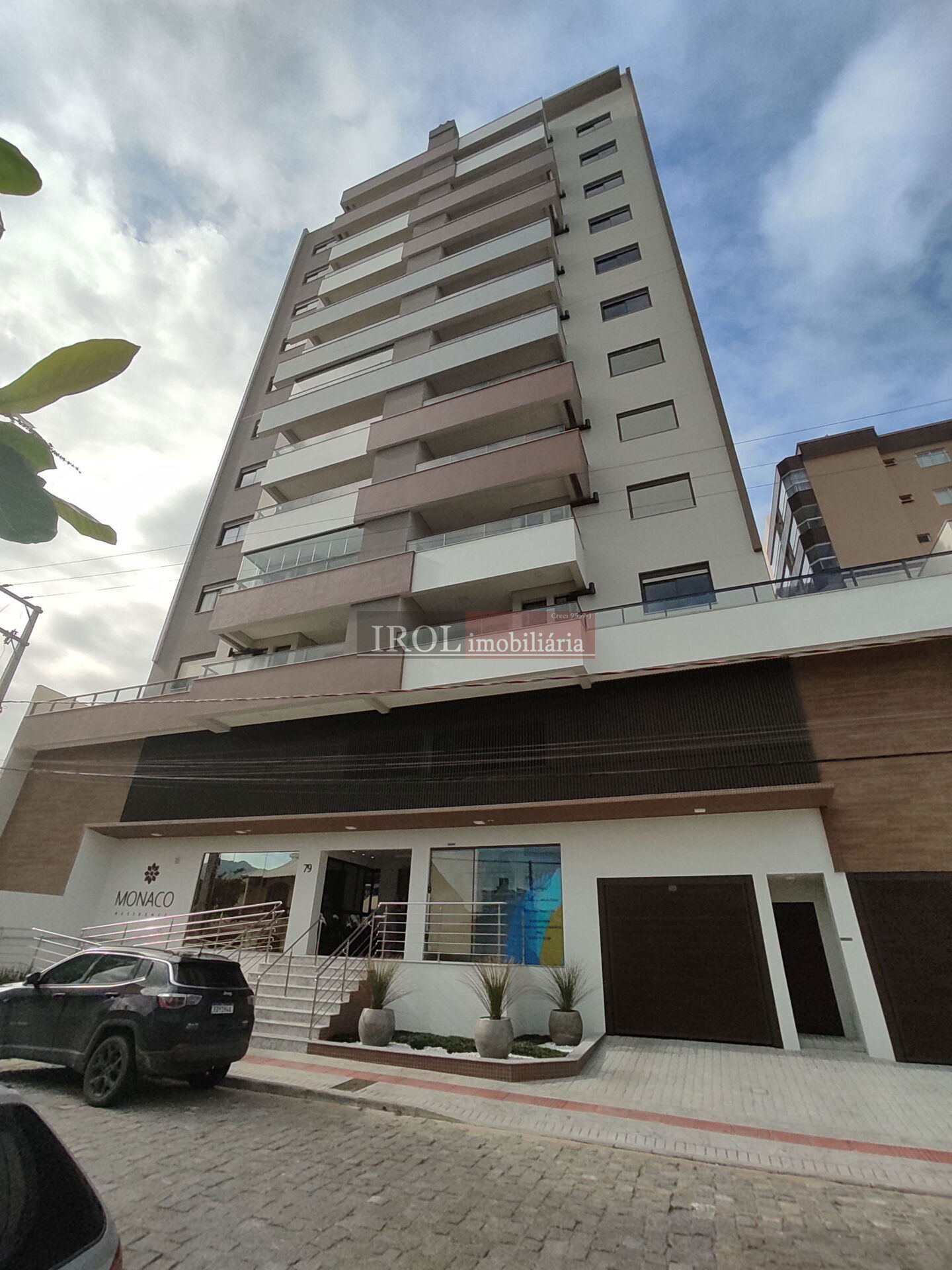 Apartamento à venda com 2 quartos, 96m² - Foto 1