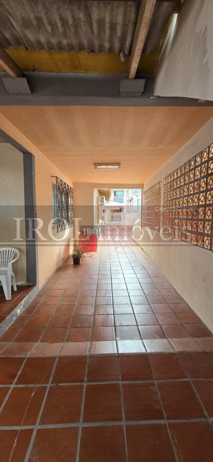 Casa à venda com 3 quartos, 180m² - Foto 2