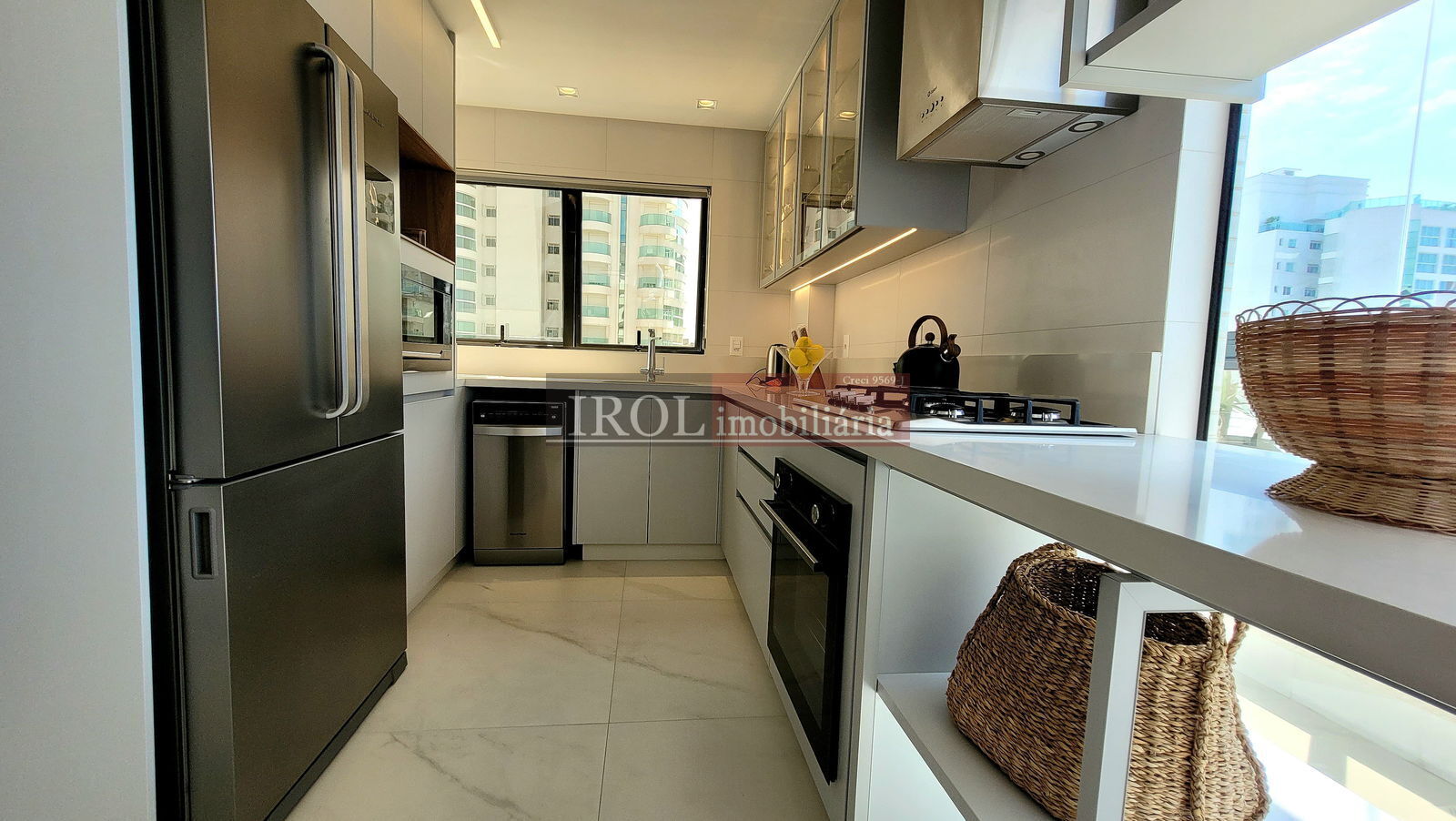 Apartamento à venda com 3 quartos, 141m² - Foto 46