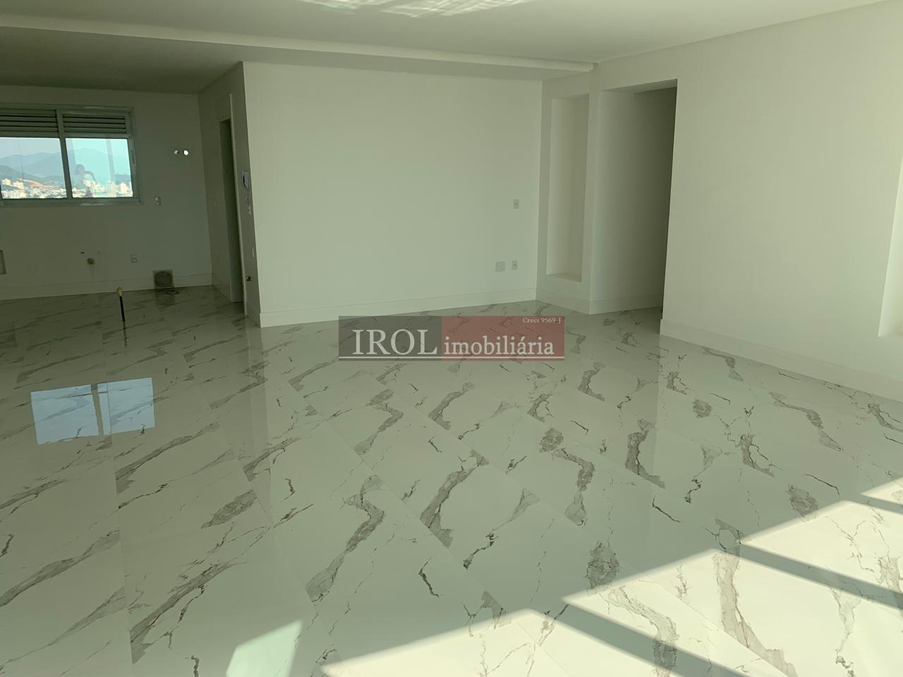 Apartamento à venda com 4 quartos, 189m² - Foto 6