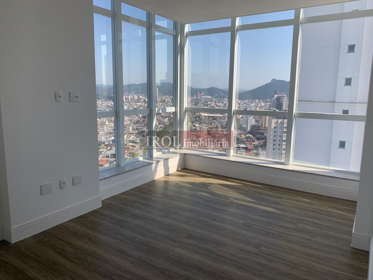 Apartamento à venda com 4 quartos, 189m² - Foto 13