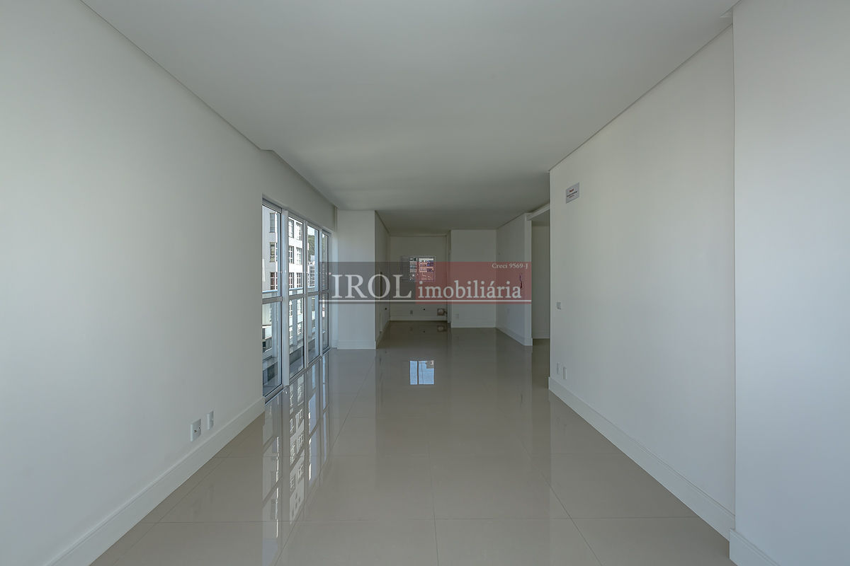 Apartamento à venda com 3 quartos, 172m² - Foto 4