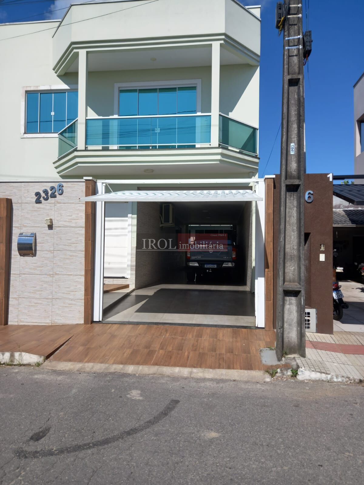 Casa à venda com 3 quartos, 190m² - Foto 2