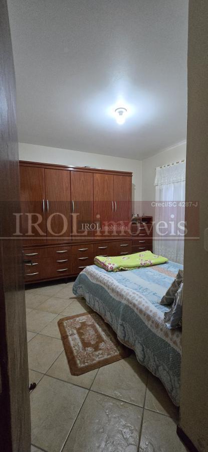 Casa à venda com 4 quartos, 220m² - Foto 18