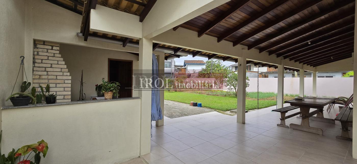 Casa à venda com 4 quartos, 220m² - Foto 9