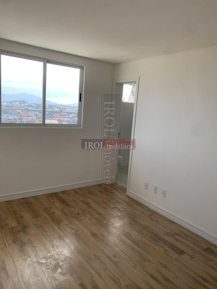 Apartamento à venda com 2 quartos, 75m² - Foto 18