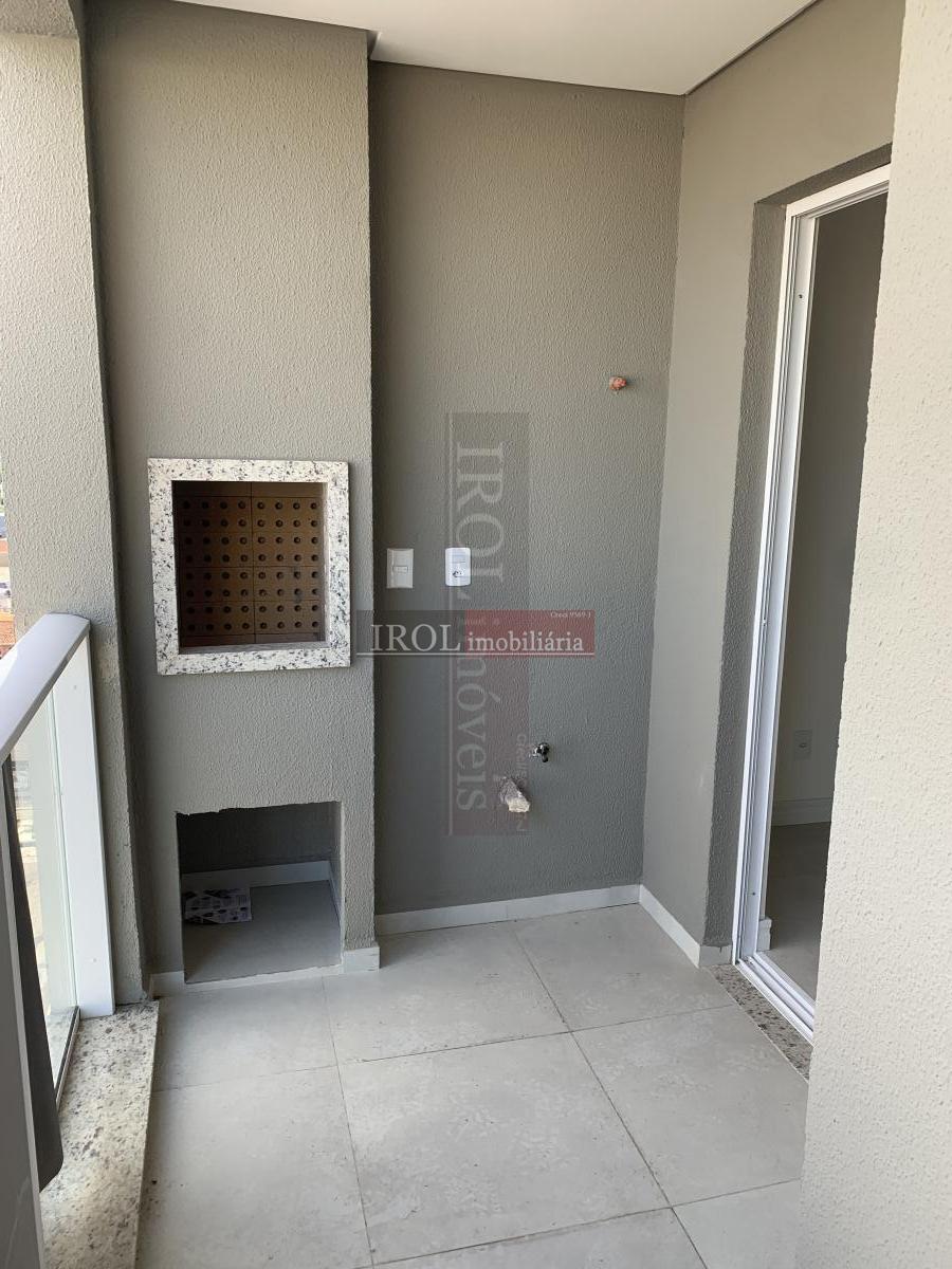 Apartamento à venda com 2 quartos, 75m² - Foto 3