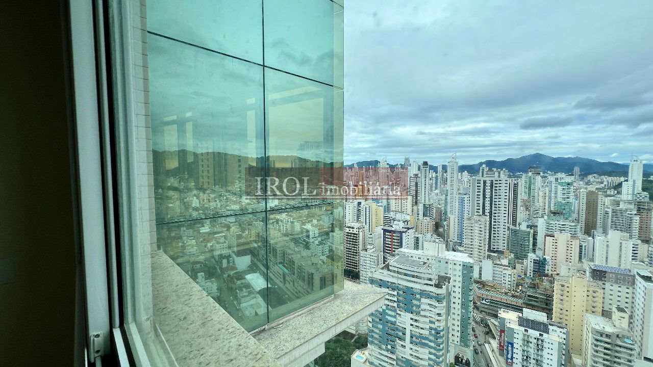 Apartamento à venda com 4 quartos, 228m² - Foto 9