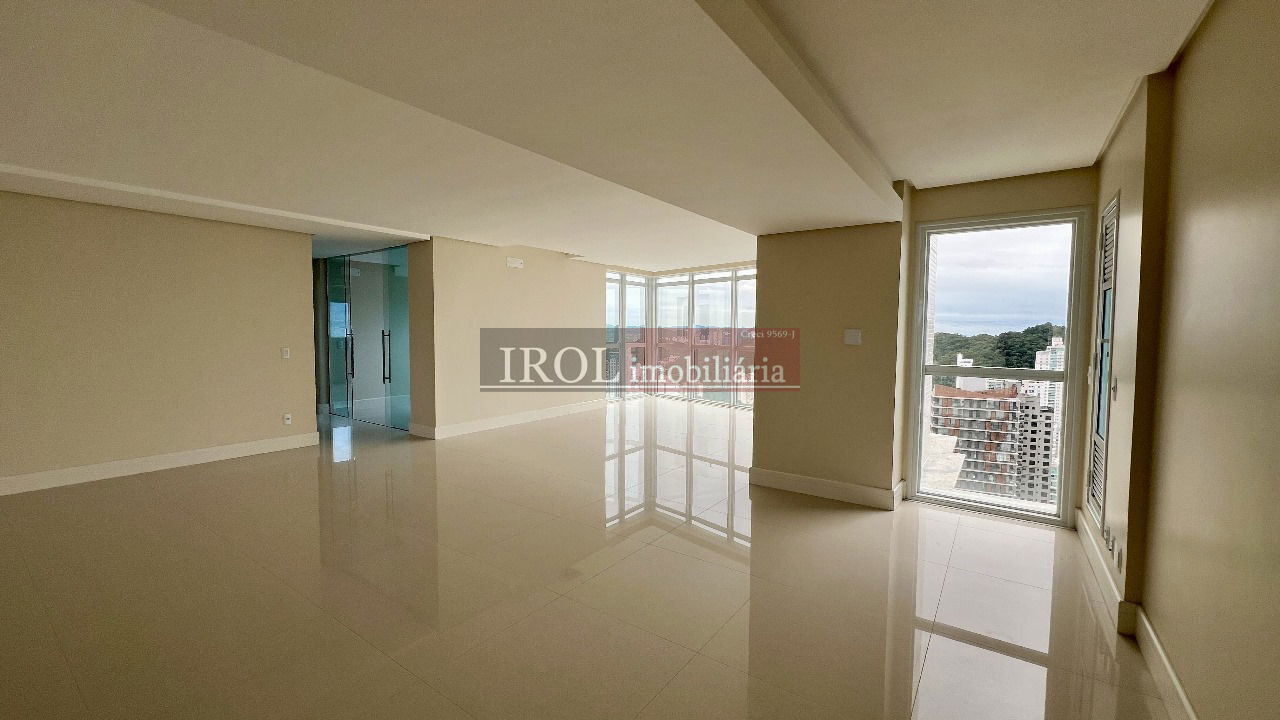 Apartamento à venda com 4 quartos, 228m² - Foto 36