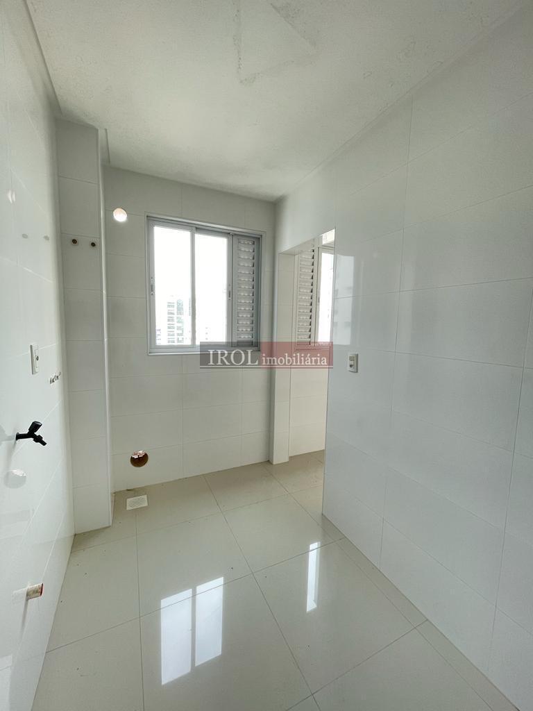 Apartamento à venda com 4 quartos, 180m² - Foto 14