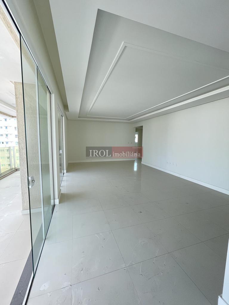 Apartamento à venda com 4 quartos, 180m² - Foto 18