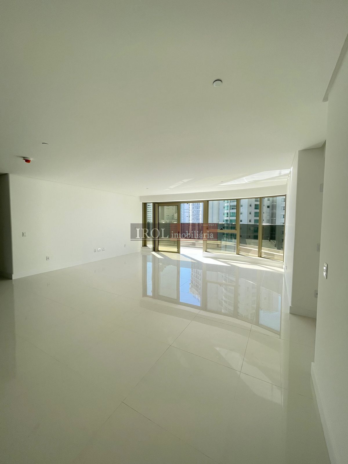 Apartamento à venda com 4 quartos, 365m² - Foto 5