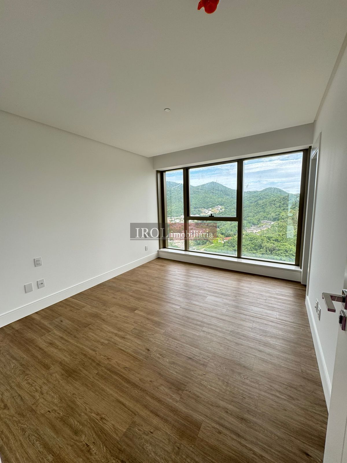 Apartamento à venda com 4 quartos, 265m² - Foto 27