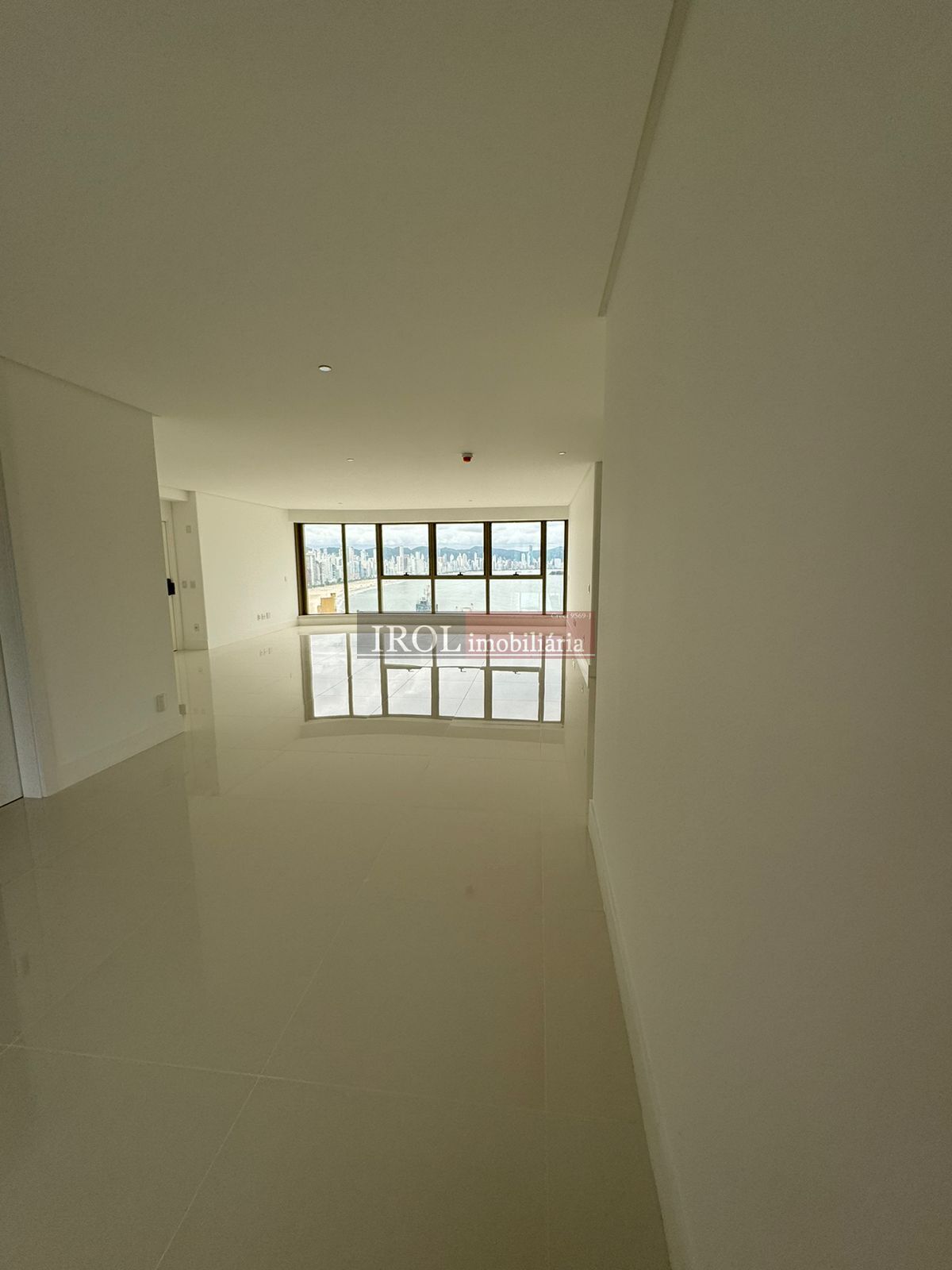 Apartamento à venda com 4 quartos, 265m² - Foto 5