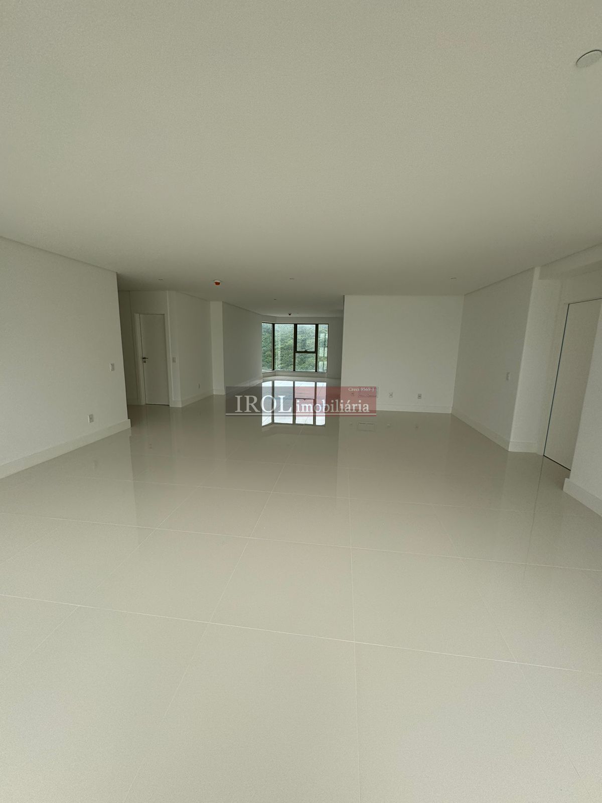 Apartamento à venda com 4 quartos, 265m² - Foto 3