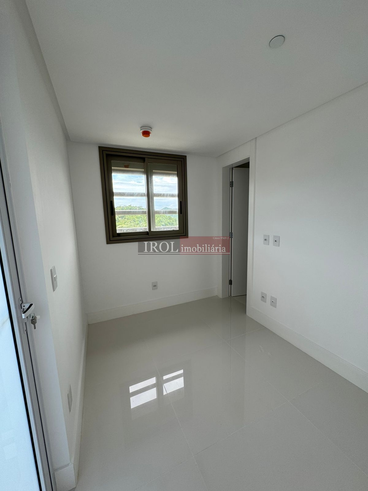 Apartamento à venda com 4 quartos, 265m² - Foto 7