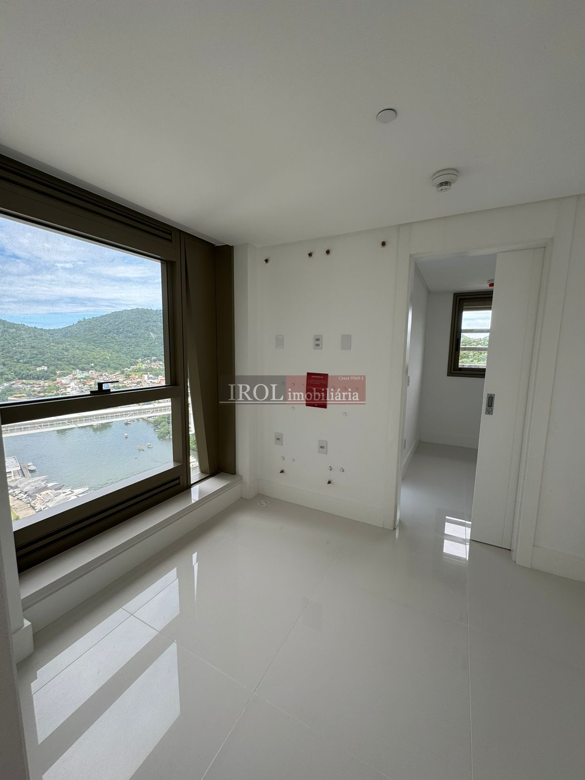 Apartamento à venda com 4 quartos, 265m² - Foto 8