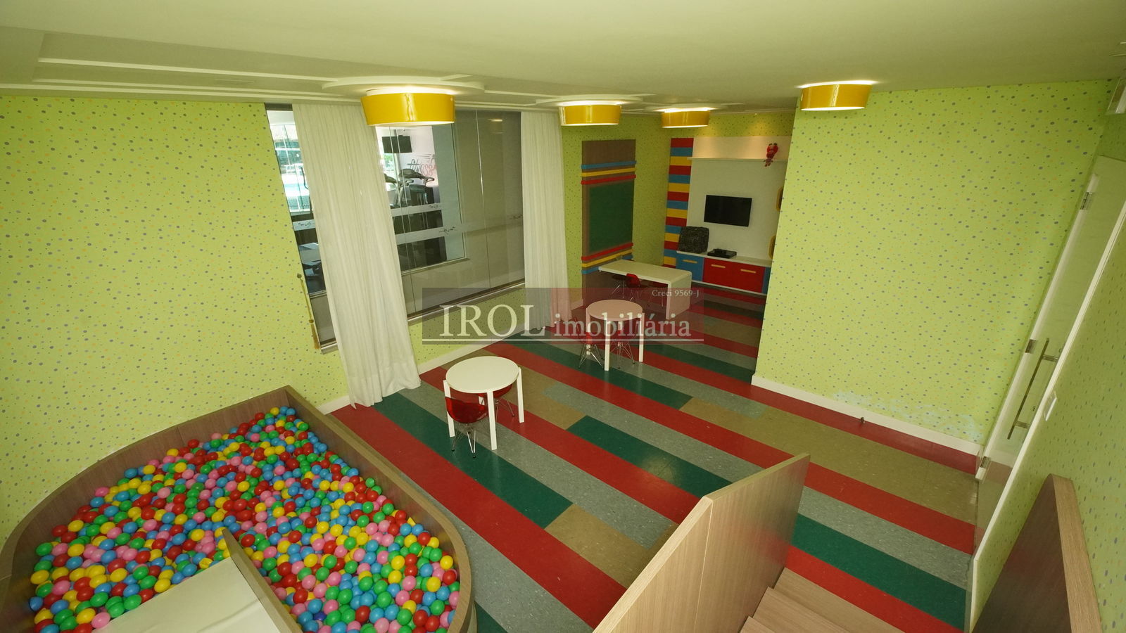 Apartamento à venda com 4 quartos, 215m² - Foto 12