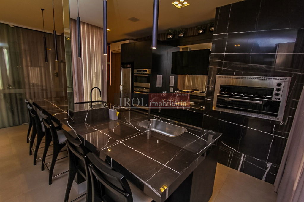 Apartamento à venda com 4 quartos, 220m² - Foto 17