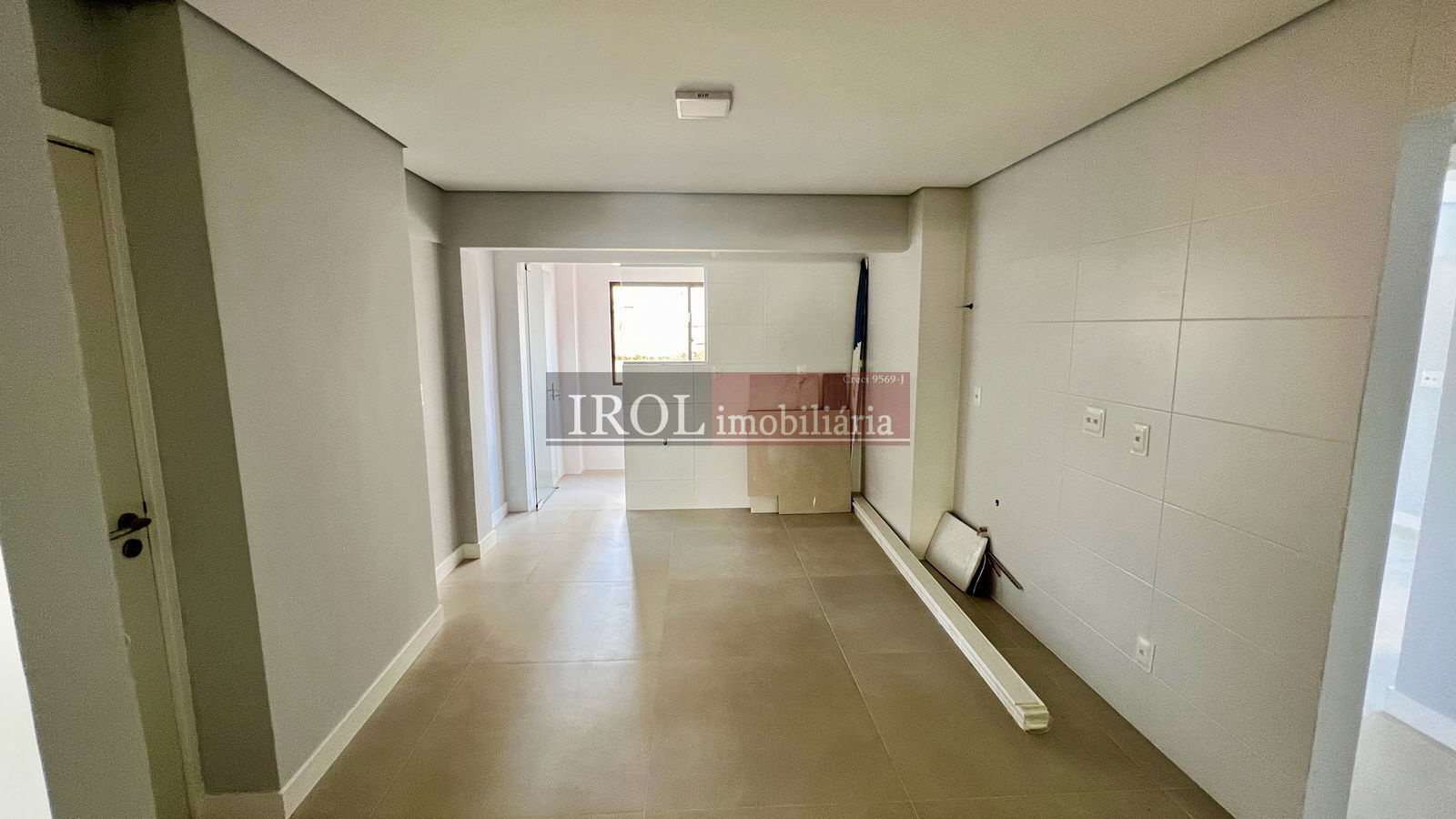 Apartamento à venda com 3 quartos, 180m² - Foto 8