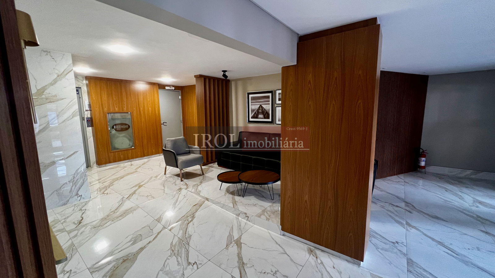 Apartamento à venda com 3 quartos, 180m² - Foto 4