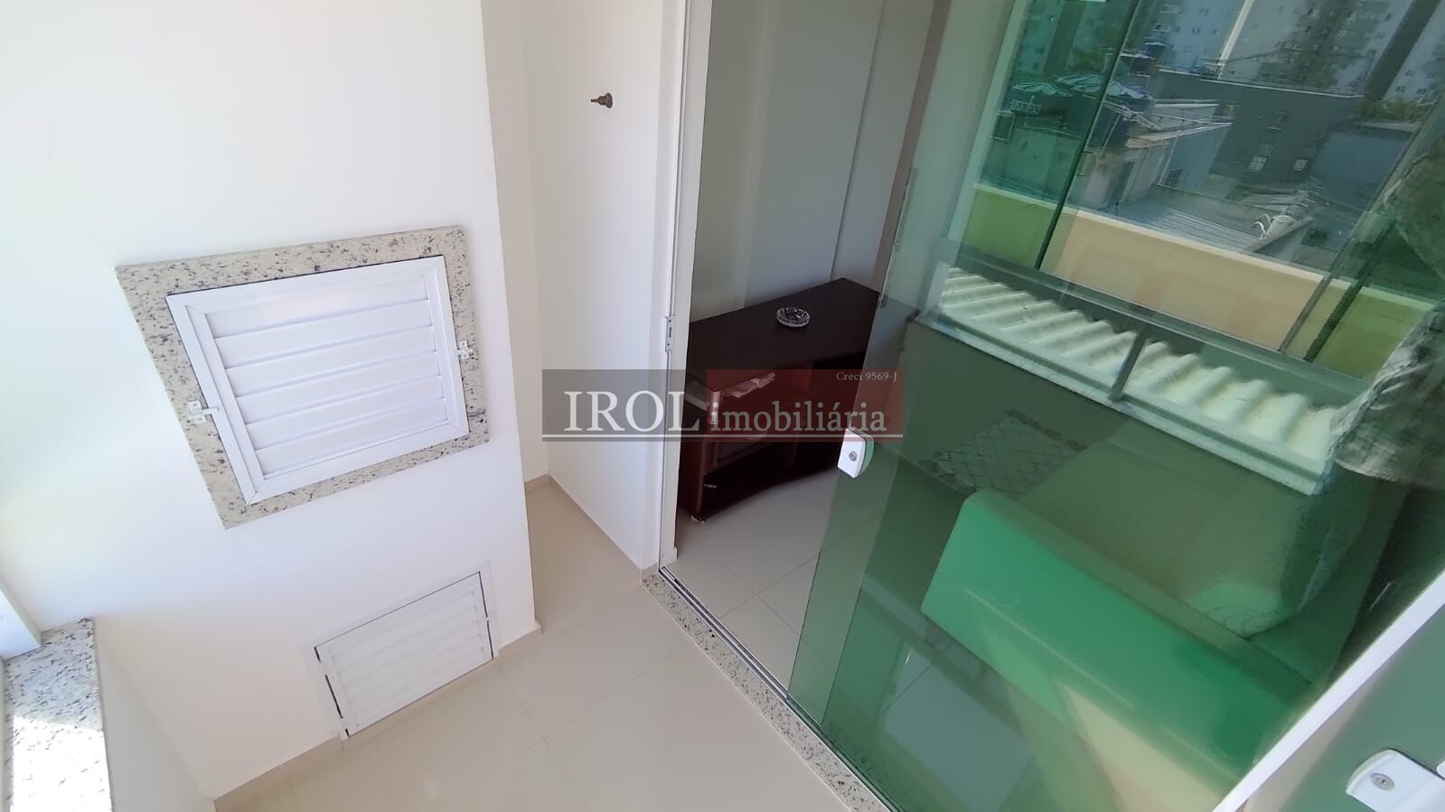 Apartamento à venda com 2 quartos, 67m² - Foto 3