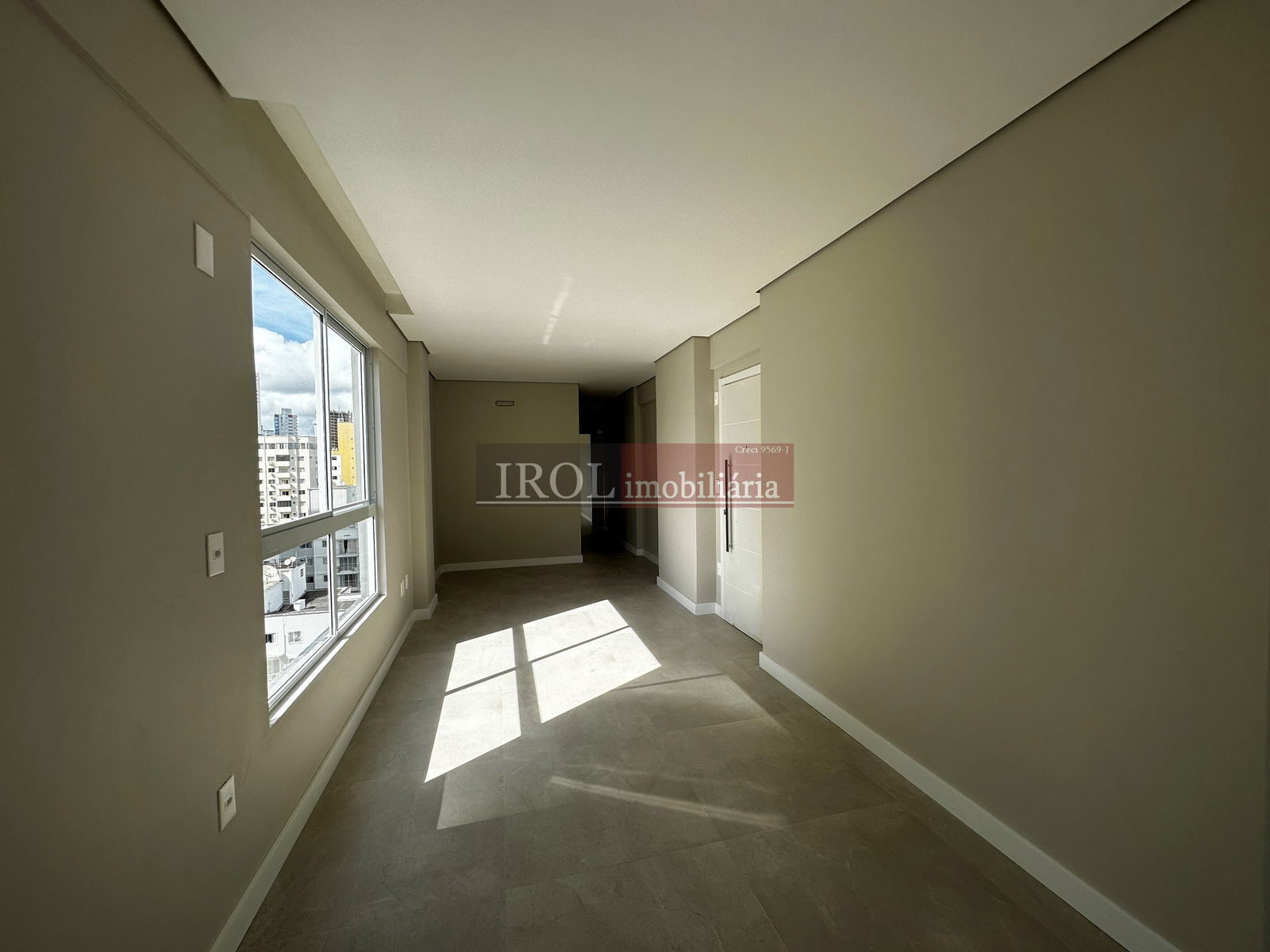 Apartamento à venda com 2 quartos, 93m² - Foto 12