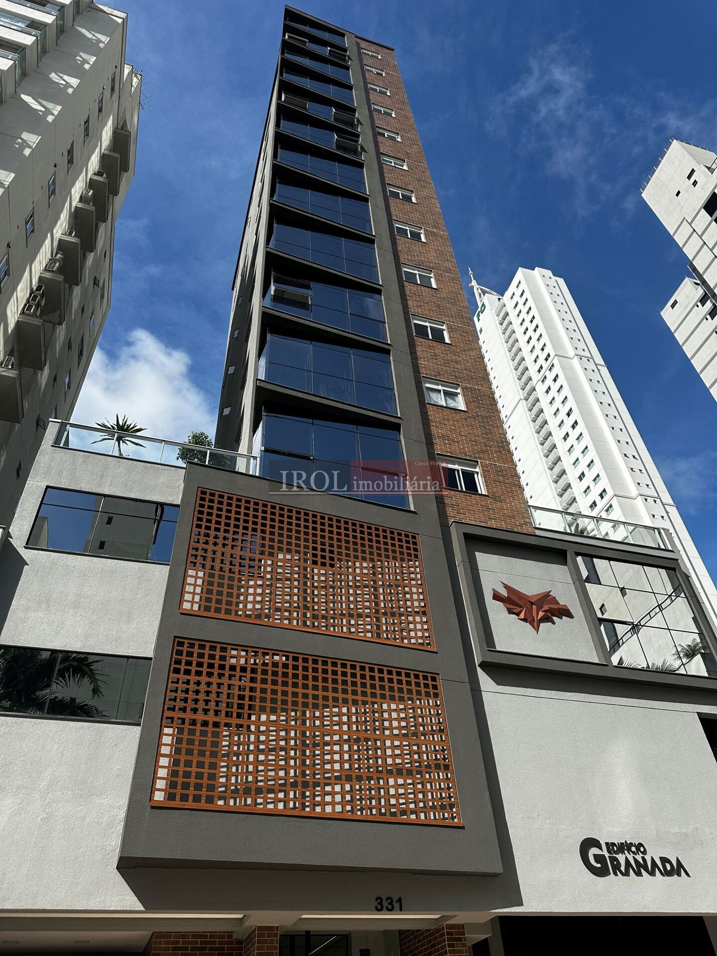 Apartamento à venda com 2 quartos, 93m² - Foto 3