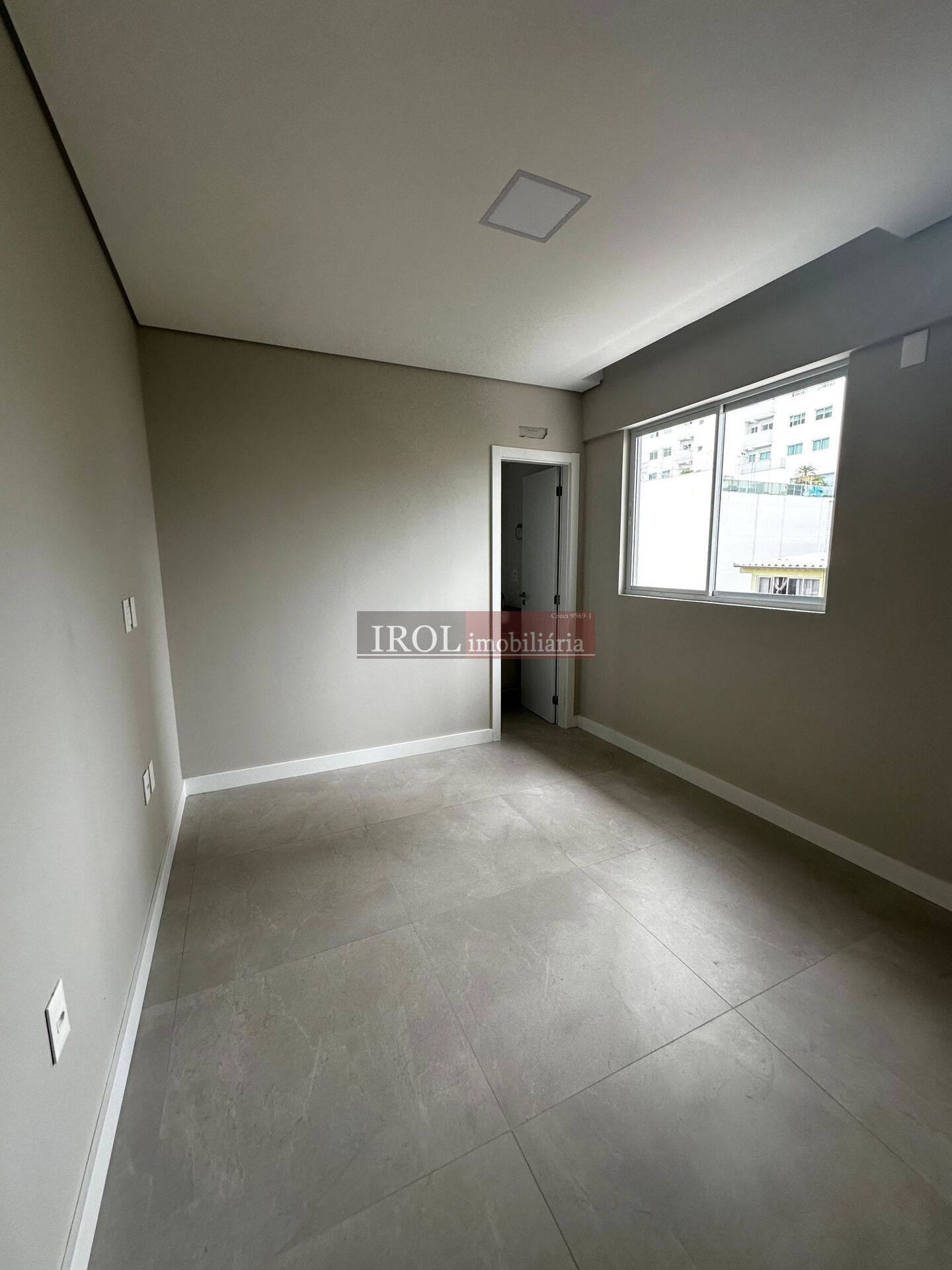 Apartamento à venda com 2 quartos, 93m² - Foto 31