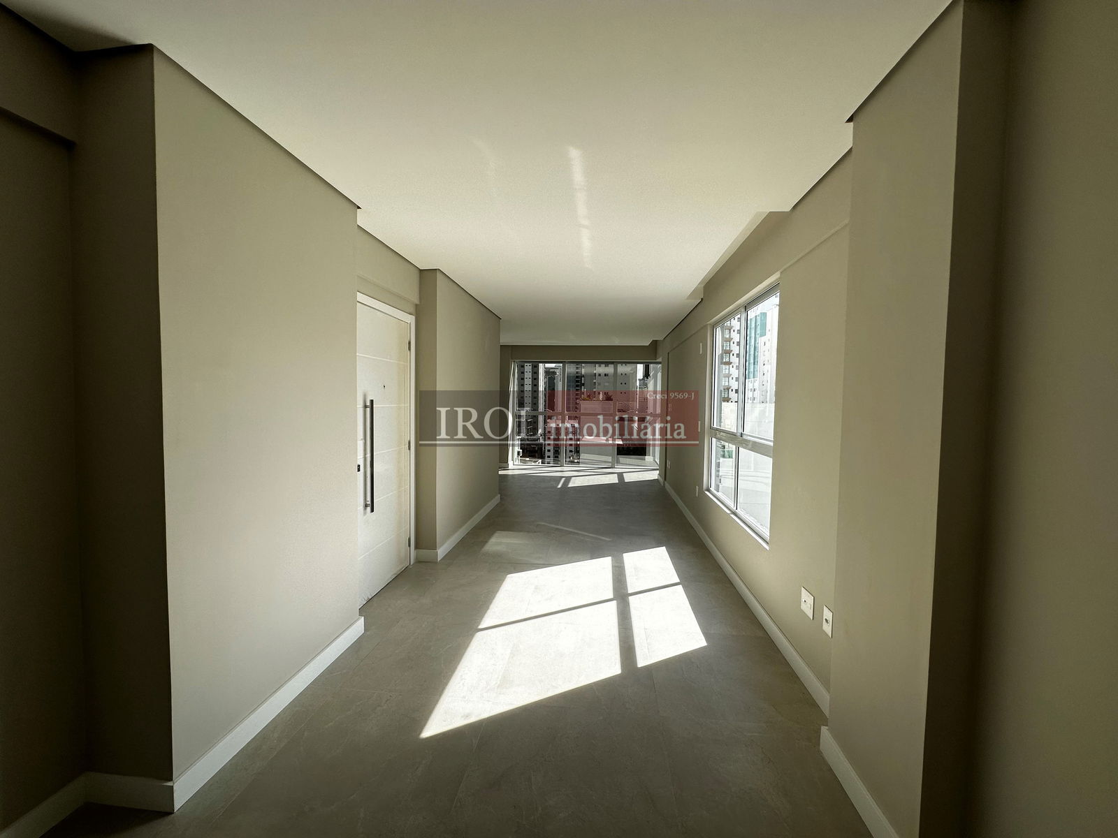 Apartamento à venda com 2 quartos, 93m² - Foto 7