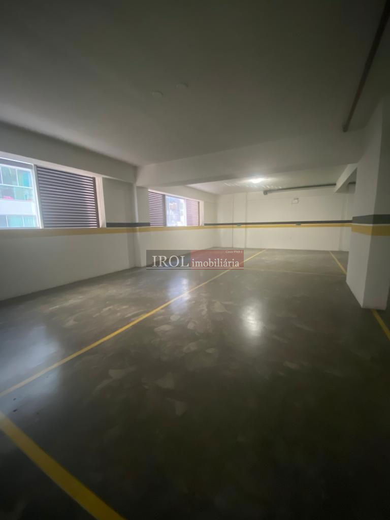 Apartamento à venda com 4 quartos, 200m² - Foto 35