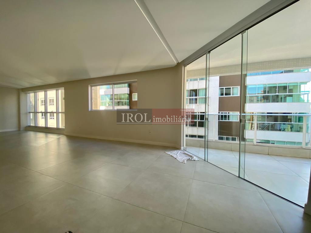 Apartamento à venda com 4 quartos, 200m² - Foto 17