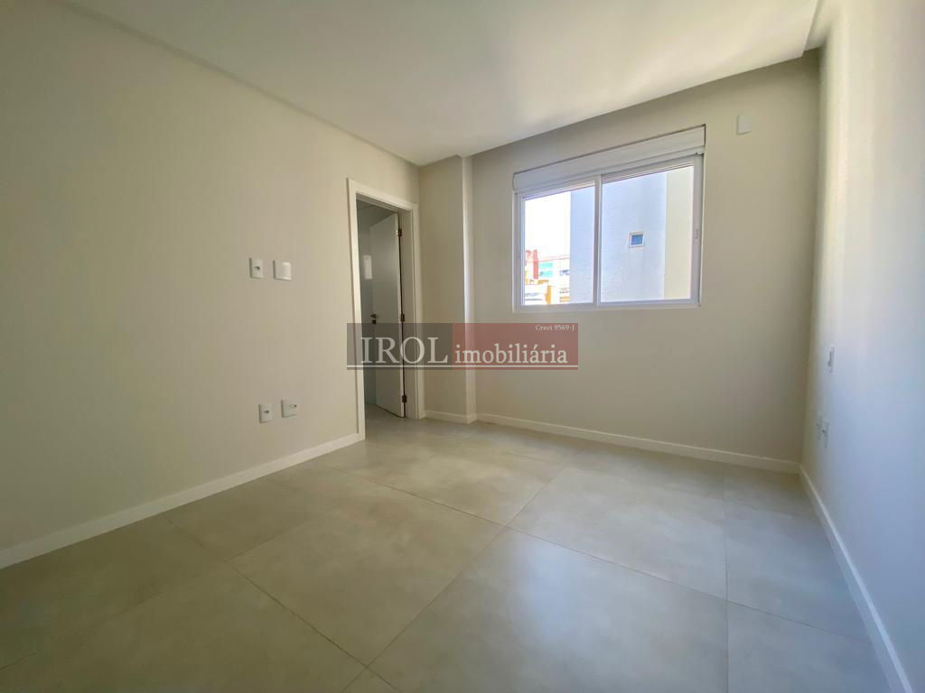 Apartamento à venda com 4 quartos, 200m² - Foto 28