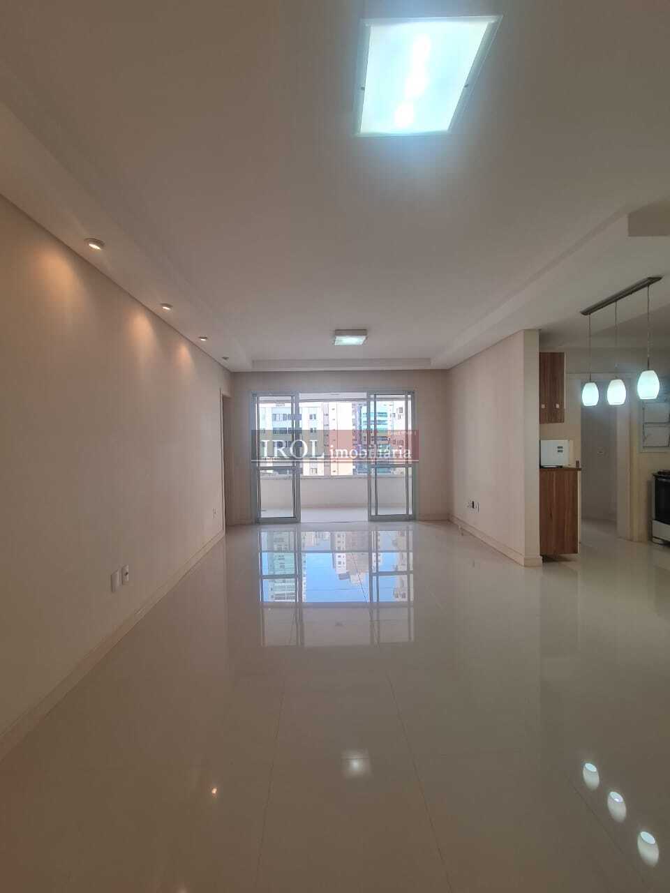 Apartamento à venda com 3 quartos, 107m² - Foto 10