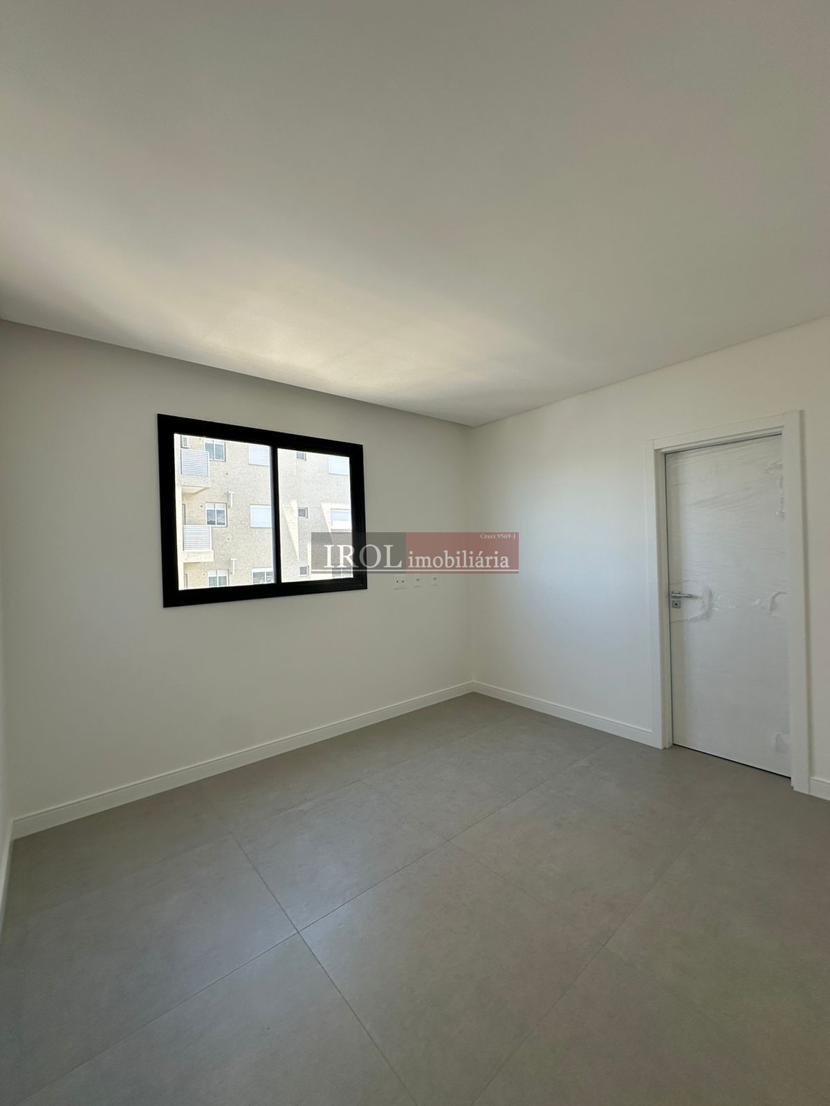 Apartamento à venda com 3 quartos, 137m² - Foto 11