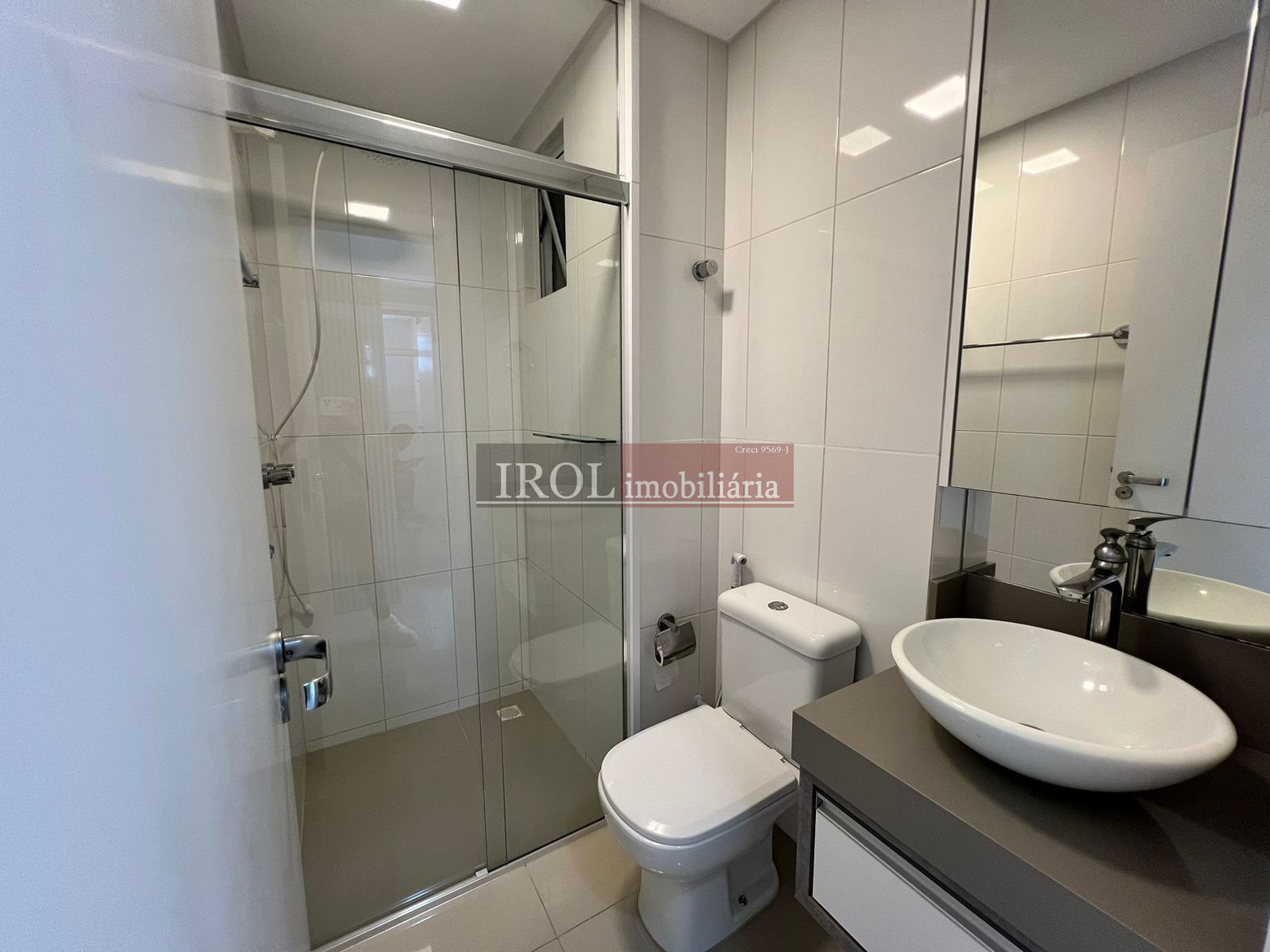 Apartamento à venda com 2 quartos, 69m² - Foto 9