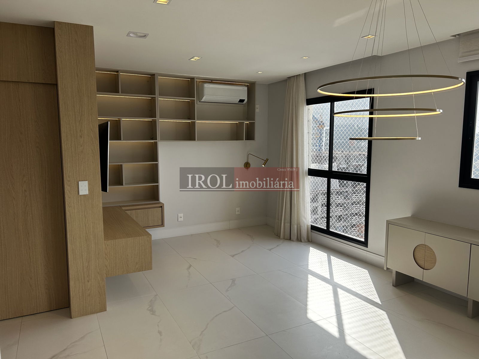 Apartamento à venda com 3 quartos, 125m² - Foto 3