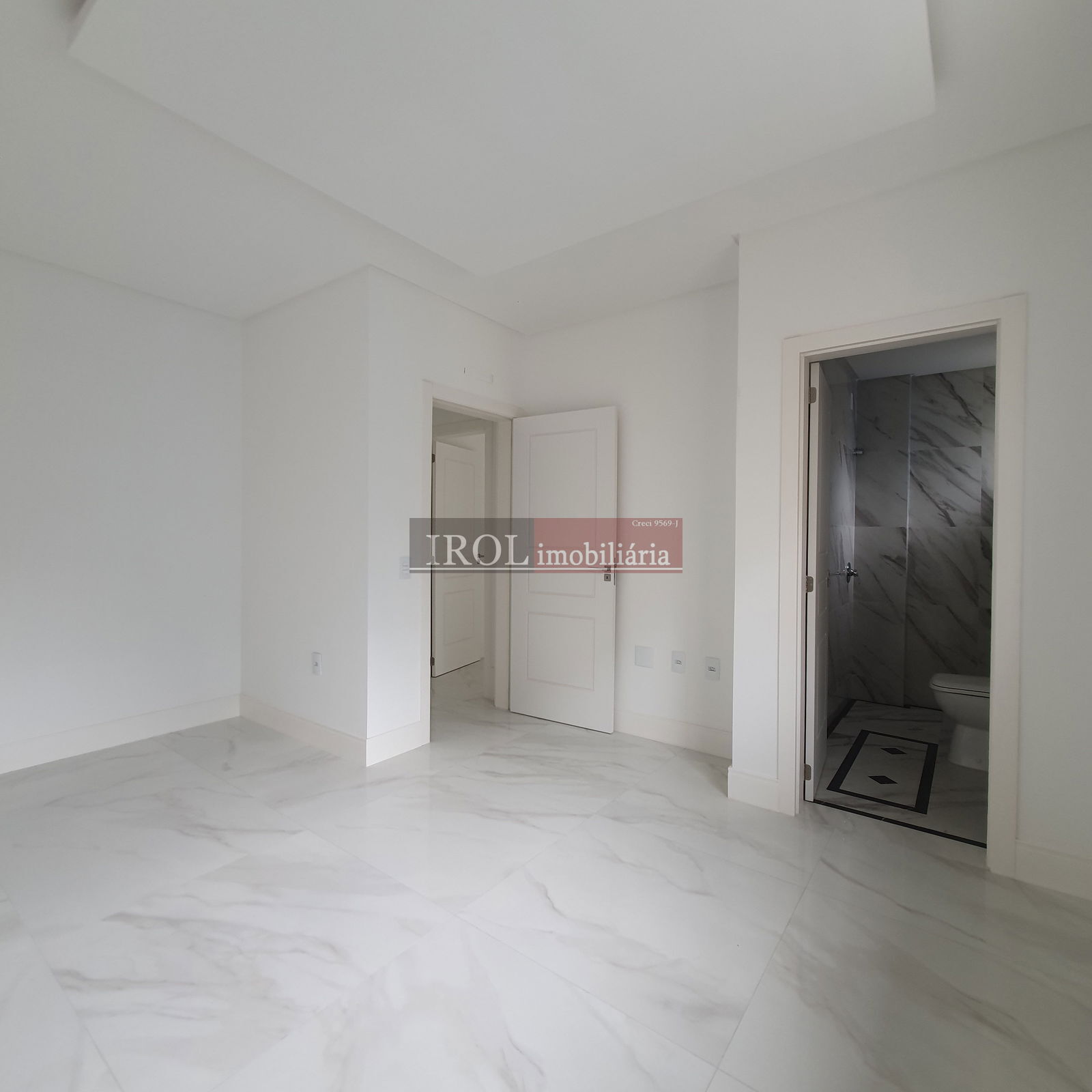 Apartamento à venda com 4 quartos, 280m² - Foto 8